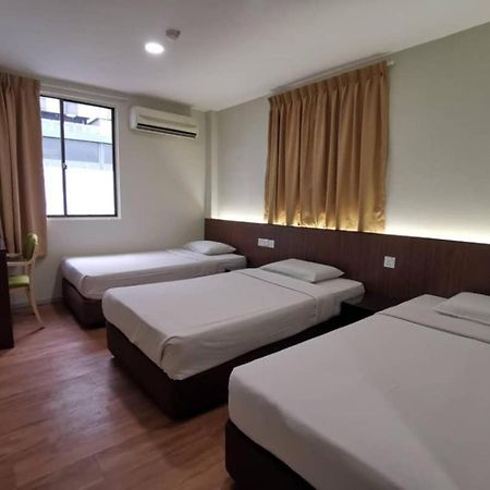 Hotel Holiday Kota Kinabalu Dış mekan fotoğraf