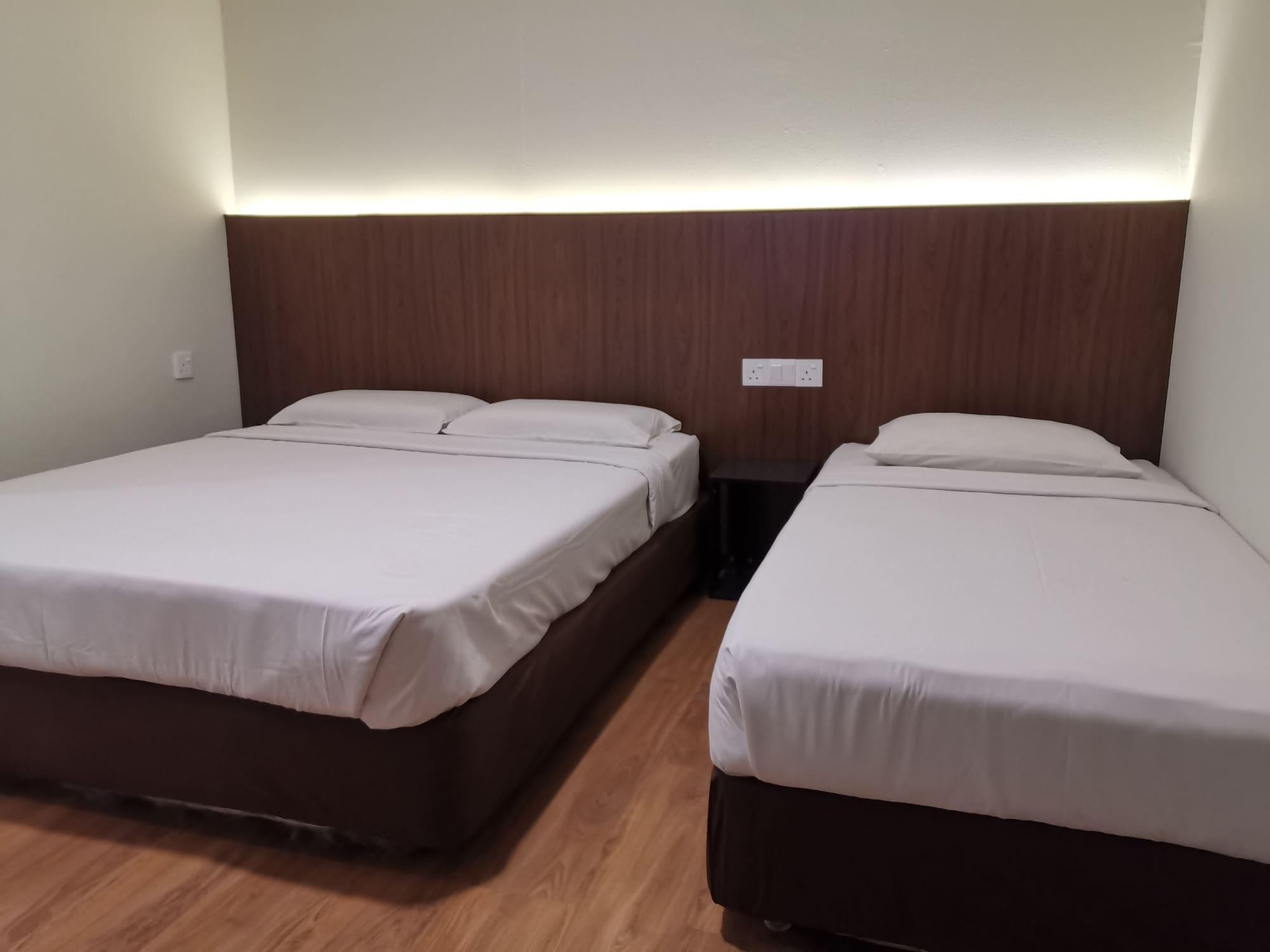 Hotel Holiday Kota Kinabalu Dış mekan fotoğraf