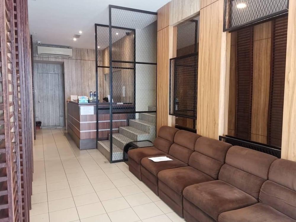 Hotel Holiday Kota Kinabalu Dış mekan fotoğraf