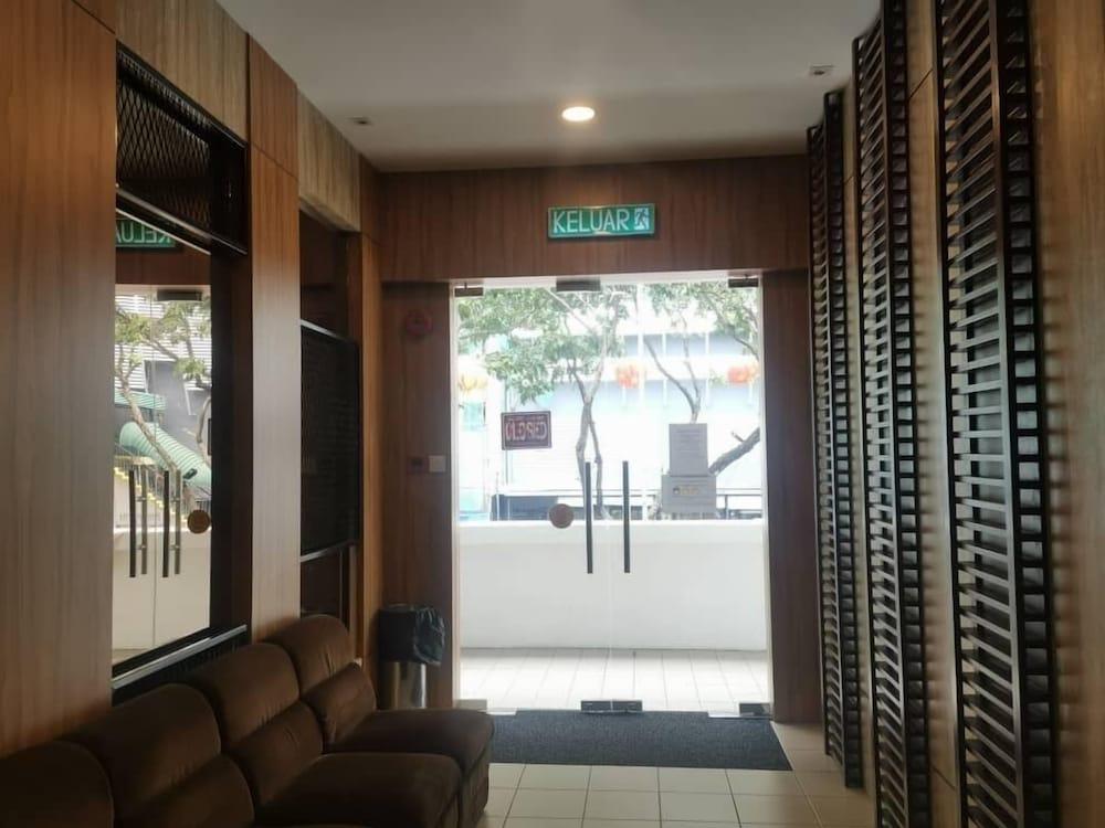 Hotel Holiday Kota Kinabalu Dış mekan fotoğraf