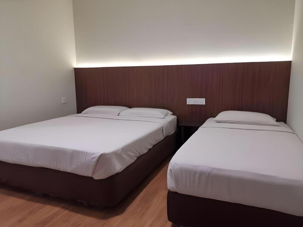 Hotel Holiday Kota Kinabalu Dış mekan fotoğraf