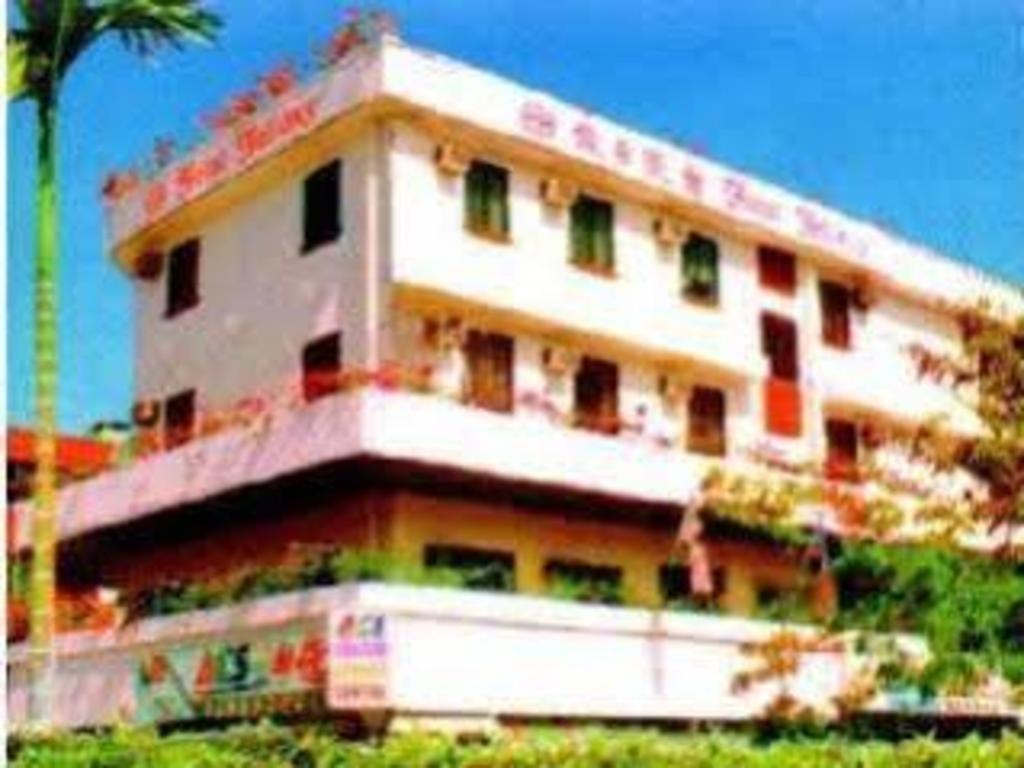 Hotel Holiday Kota Kinabalu Dış mekan fotoğraf