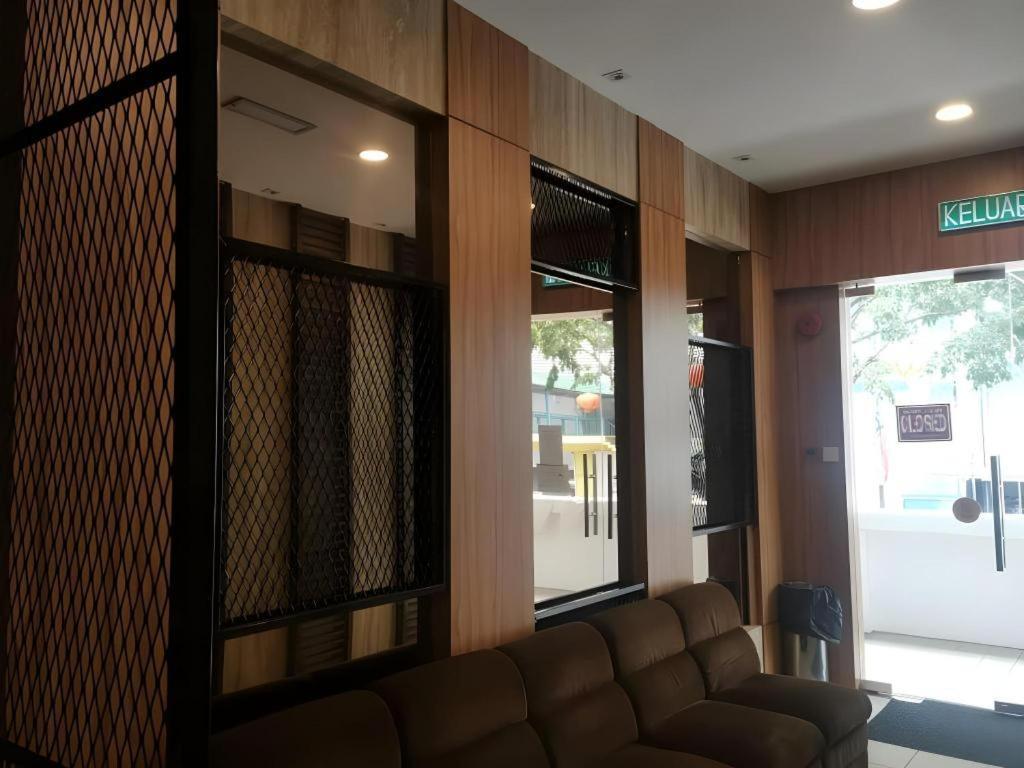 Hotel Holiday Kota Kinabalu Dış mekan fotoğraf