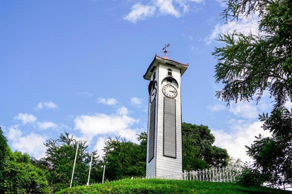 Hotel Holiday Kota Kinabalu Dış mekan fotoğraf