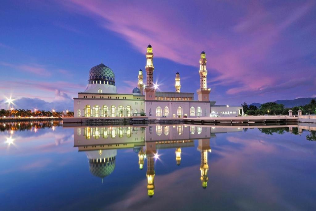 Hotel Holiday Kota Kinabalu Dış mekan fotoğraf