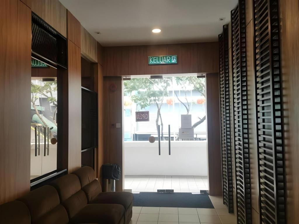 Hotel Holiday Kota Kinabalu Dış mekan fotoğraf