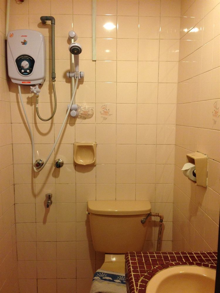 Hotel Holiday Kota Kinabalu Dış mekan fotoğraf